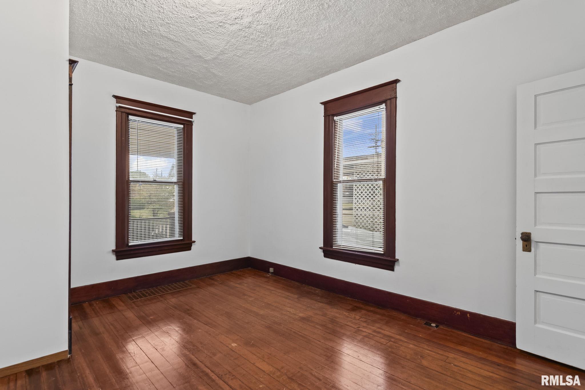 1933 South 1st Street Springfield, IL 62704 - Photo 20 of 43