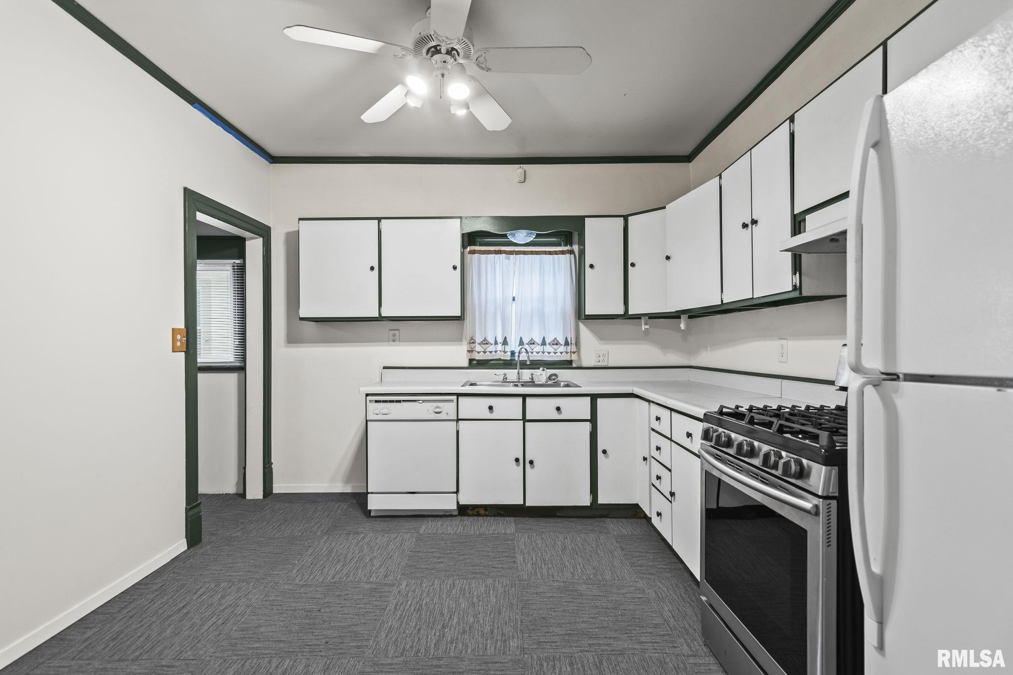 1933 South 1st Street Springfield, IL 62704 - Photo 2 of 43