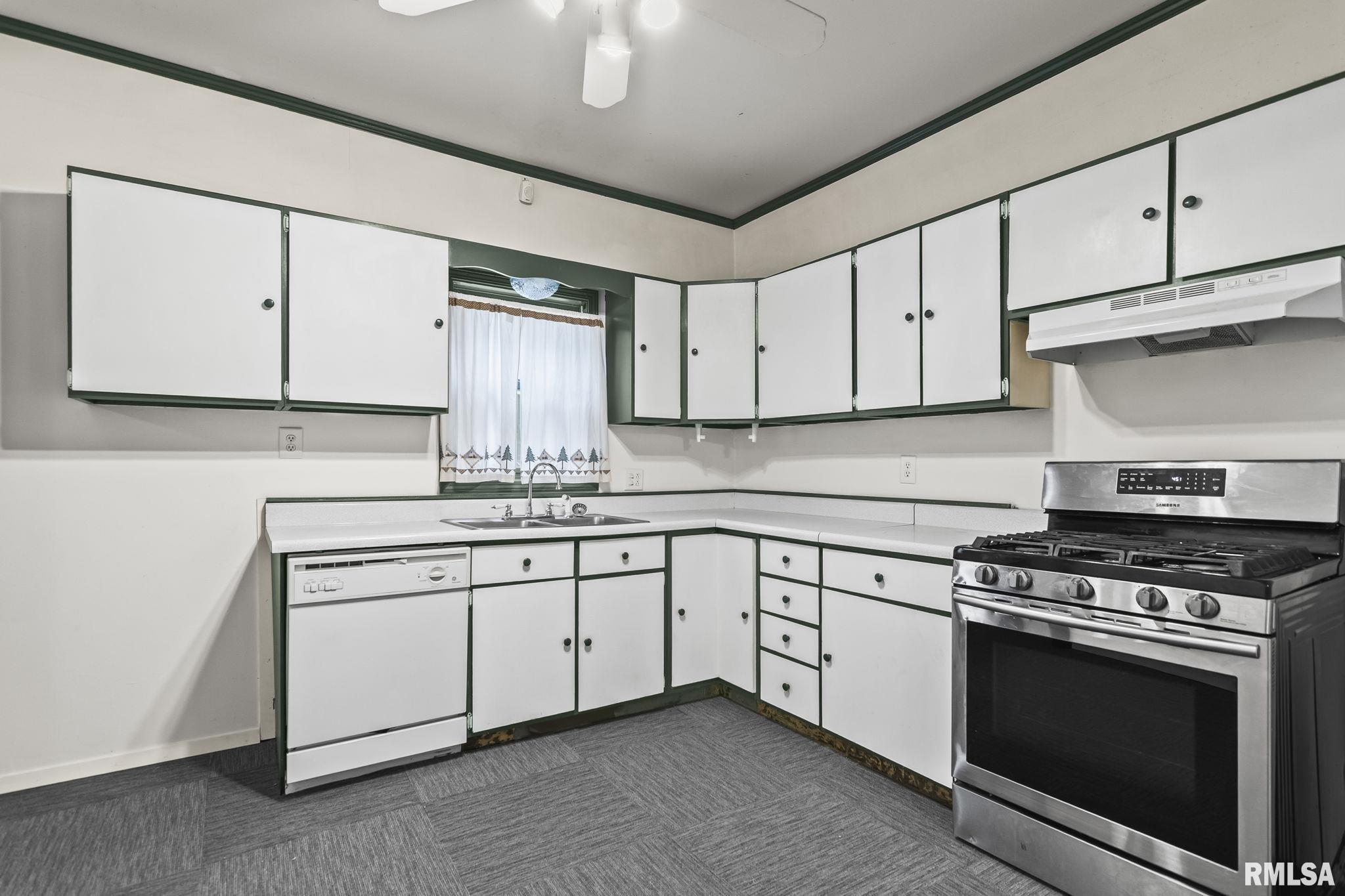 1933 South 1st Street Springfield, IL 62704 - Photo 9 of 43