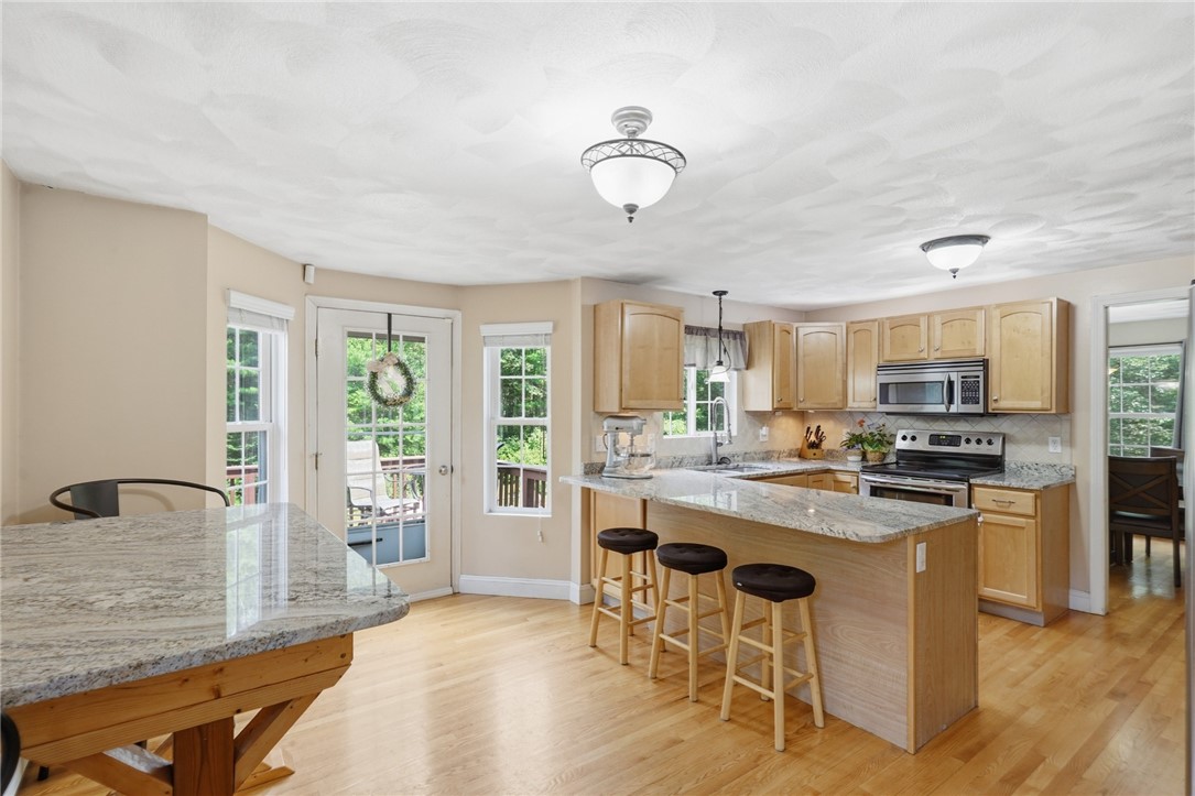 859 Knotty Oak Road Coventry, RI 02816 - Photo 6 of 39