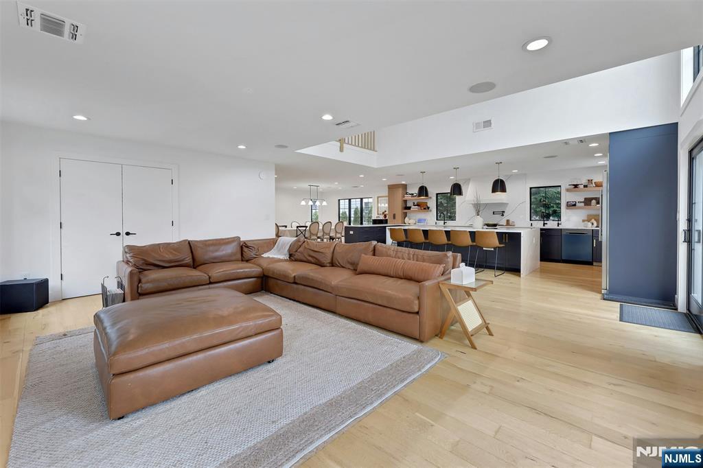 58 Spring Avenue Bergenfield, NJ 07621 - Photo 18 of 44