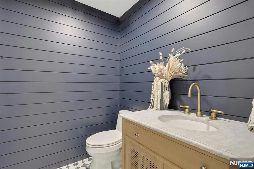 58 Spring Avenue Bergenfield, NJ 07621 - Photo 23 of 44