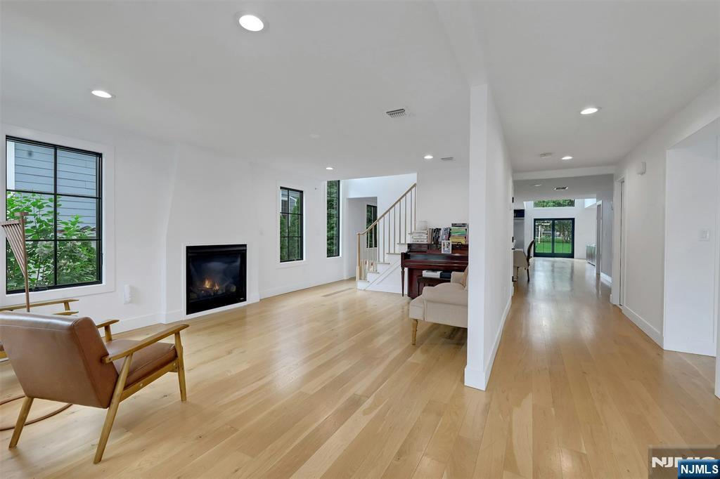 58 Spring Avenue Bergenfield, NJ 07621 - Photo 3 of 44