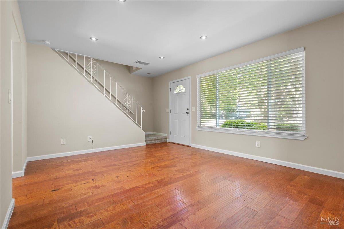 303 Algiers Court Santa Rosa, CA 95409 - Photo 7 of 27