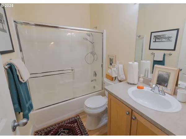 a view of utility room