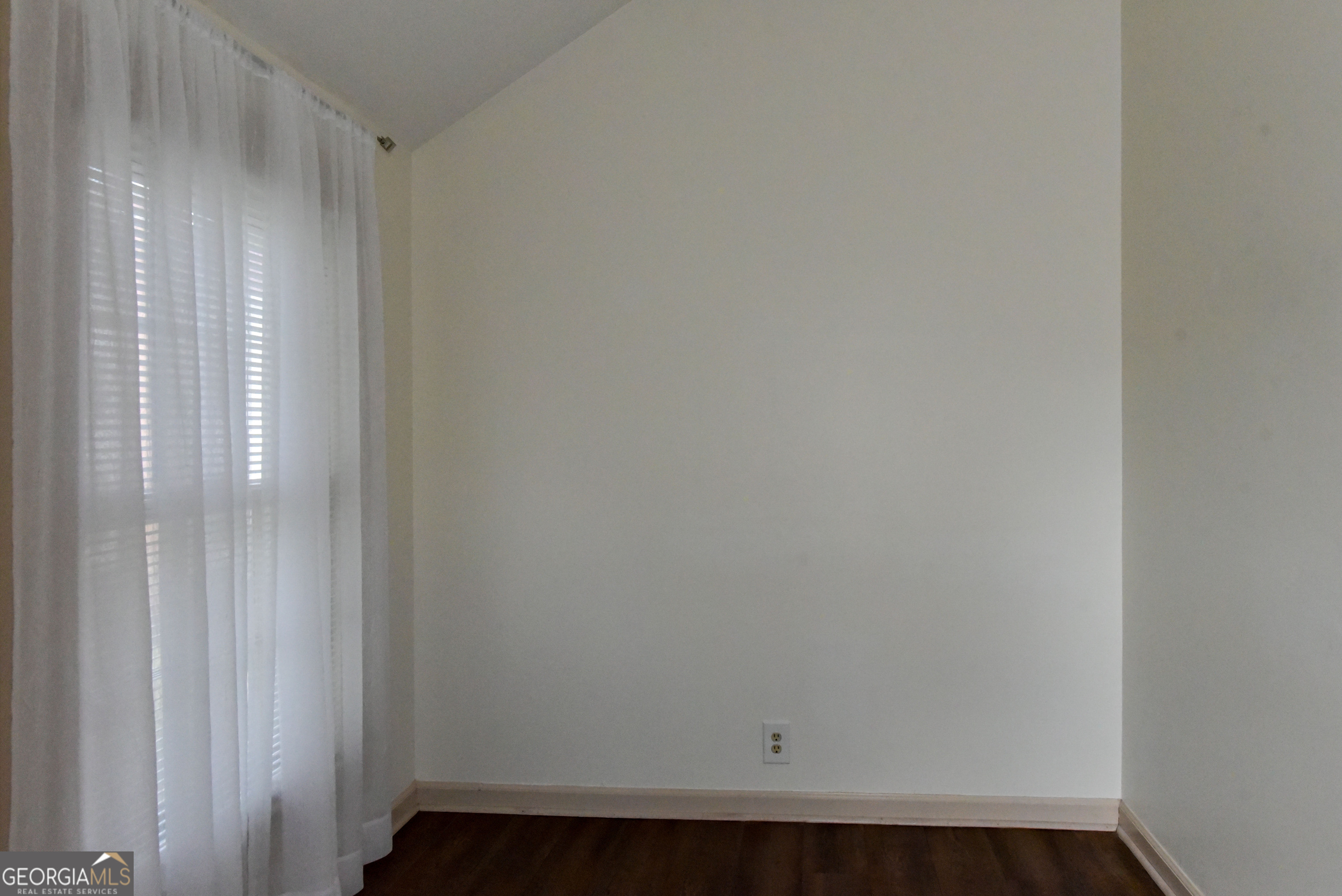 302 Jefferson Street, Unit B Springfield, GA 31329 - Photo 17 of 24 a view of small space