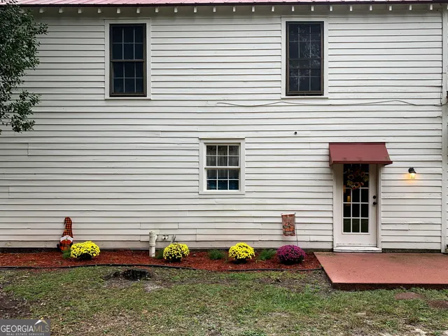a view of a back side of house