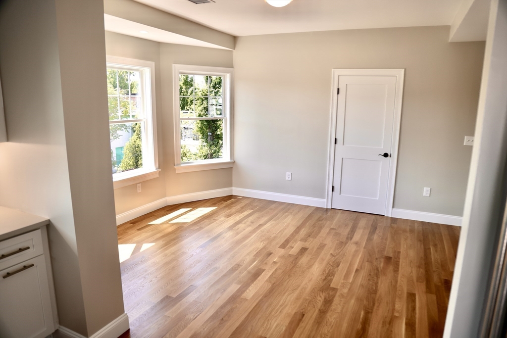 35 Chestnut Street, Unit 2 Wakefield, MA 01880 - Photo 7 of 14