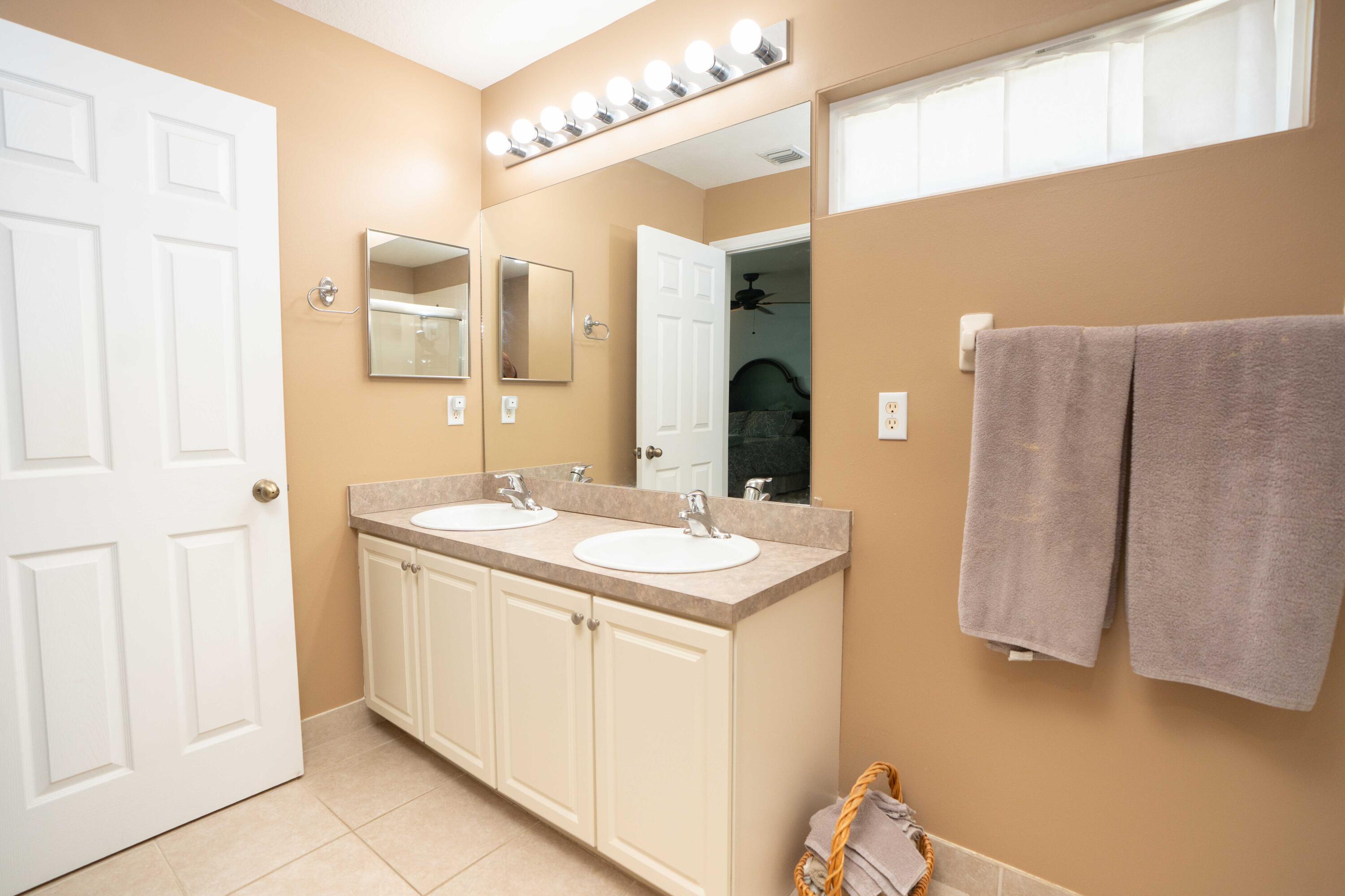 4712 Southeast Duval Drive Stuart, FL 34997 - Photo 12 of 20 DSC09103