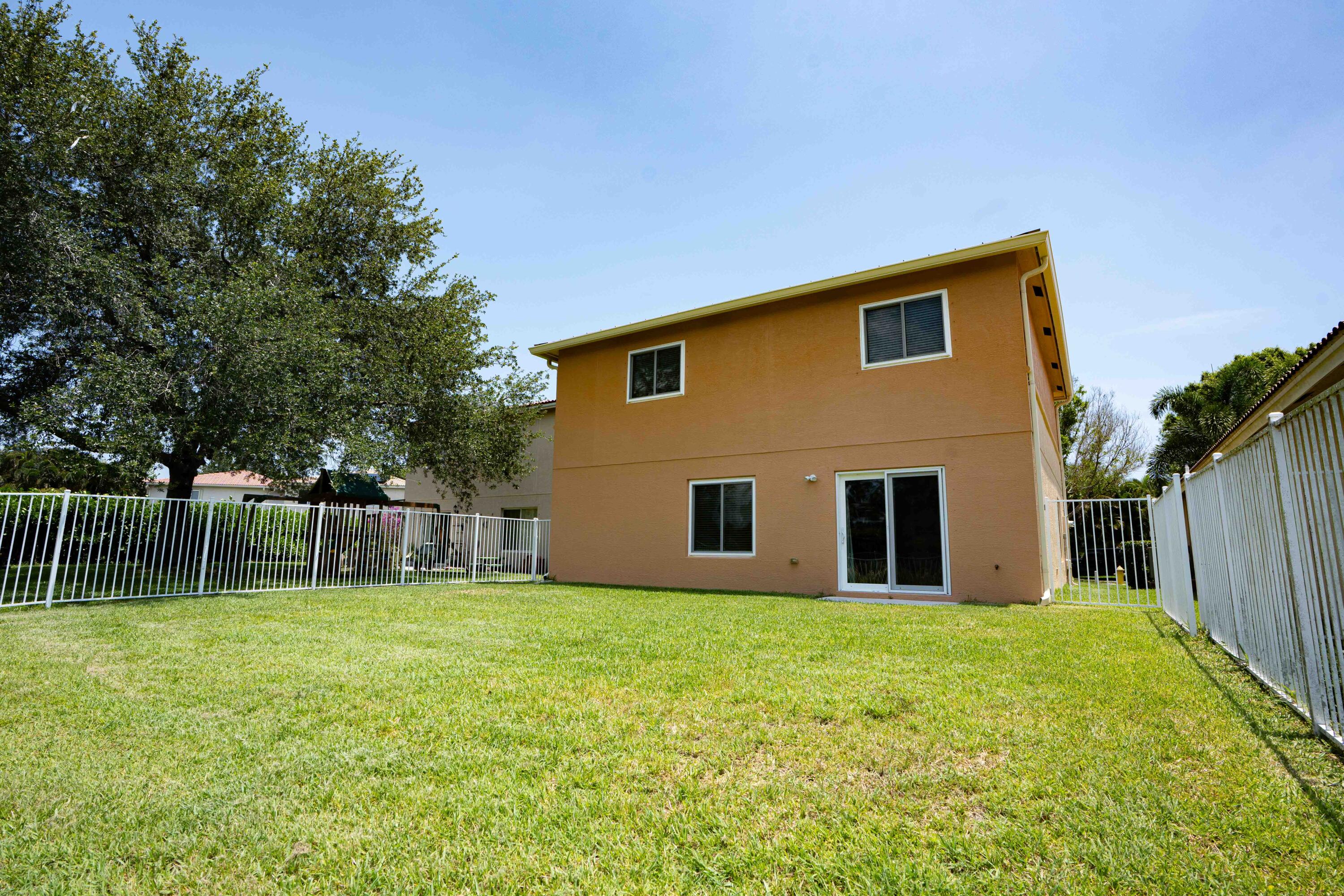 4712 Southeast Duval Drive Stuart, FL 34997 - Photo 18 of 20 DSC09105