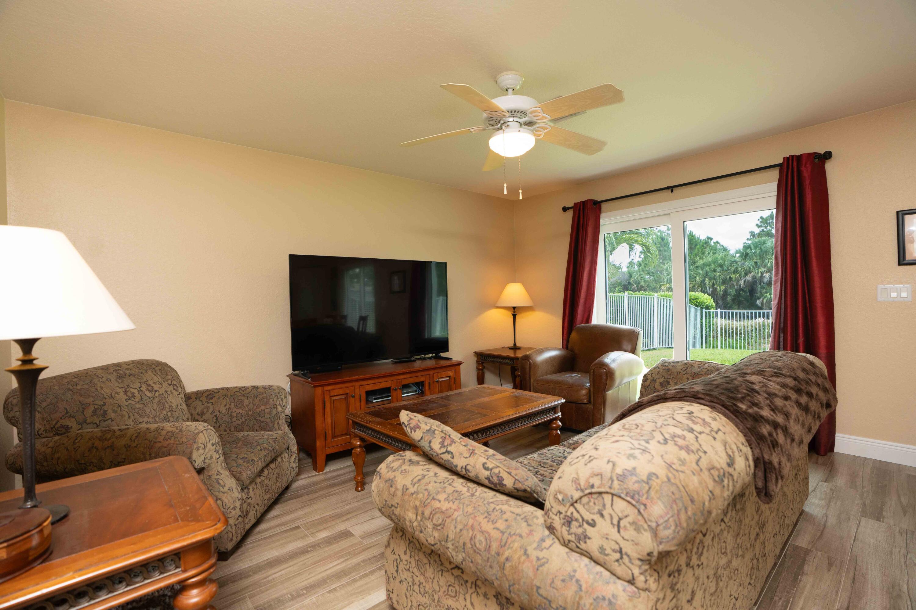 4712 Southeast Duval Drive Stuart, FL 34997 - Photo 4 of 20 DSC09073