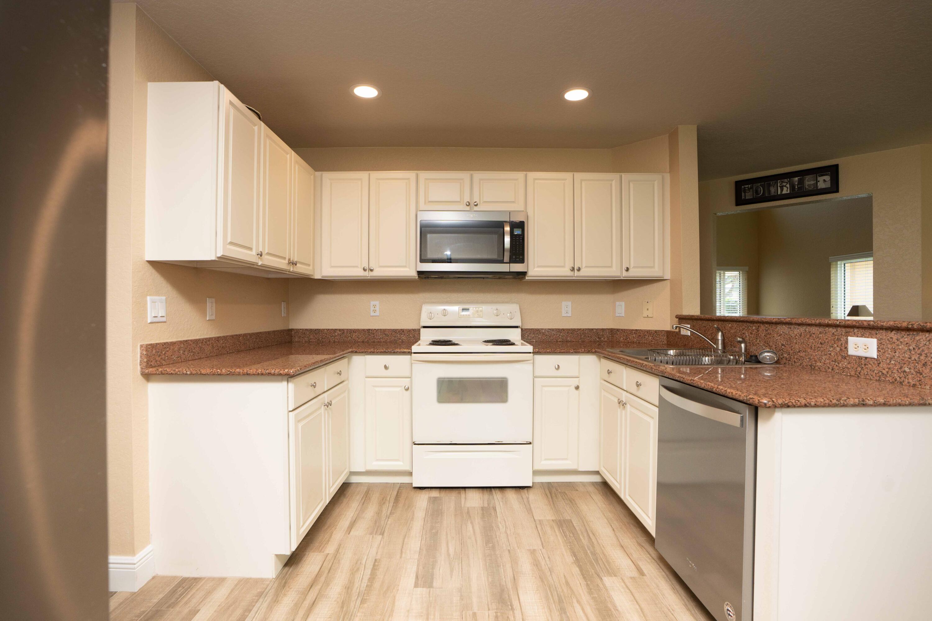 4712 Southeast Duval Drive Stuart, FL 34997 - Photo 5 of 20 DSC09078