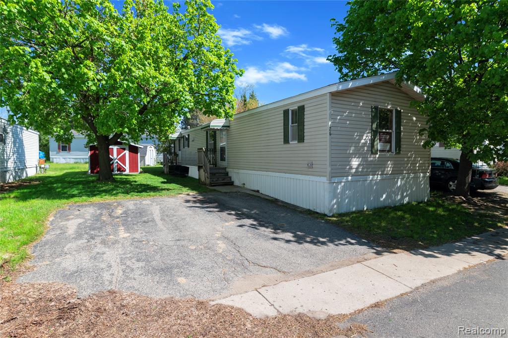351 North Squirrel Road, Unit 26 Auburn Hills, MI 48326 - Photo 1 of 16