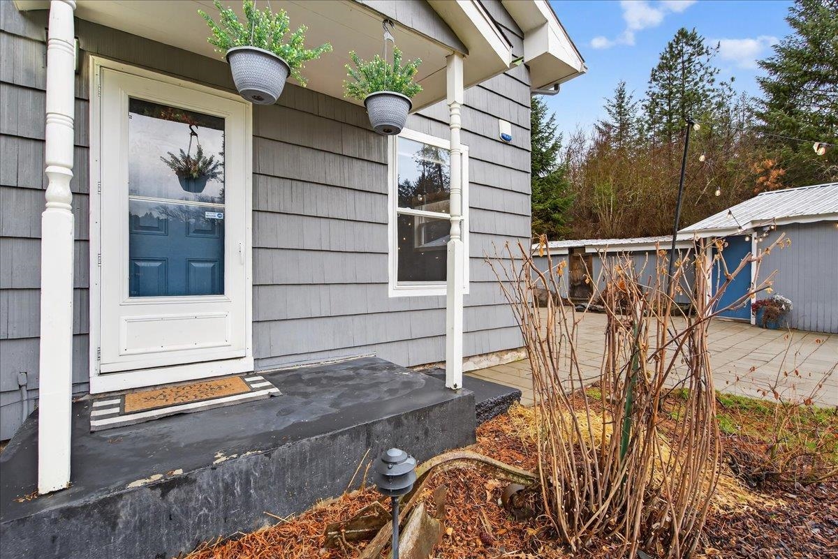 16825 North Day Mt Spokane Road Green Bluff, WA 99021 - Photo 3 of 41