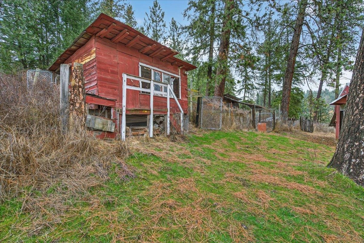 16825 North Day Mt Spokane Road Green Bluff, WA 99021 - Photo 38 of 41