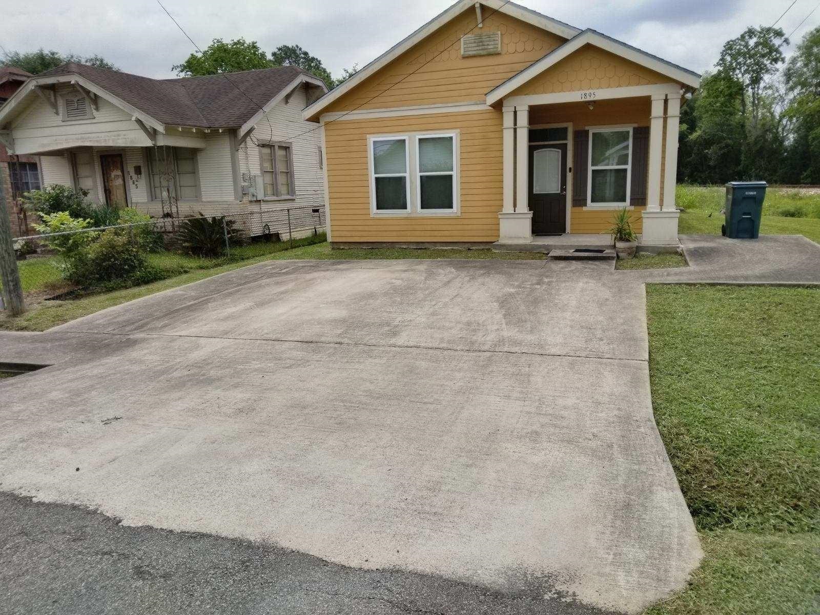 1895 Threadneedle Street Beaumont, TX 77705 - Photo 1 of 1