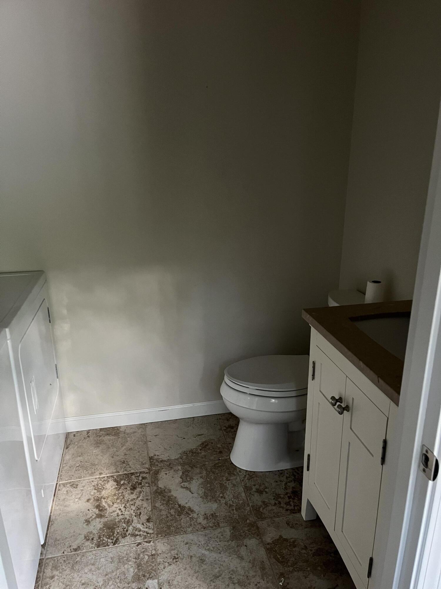 5488 Briceland Road Redway, CA 95560 - Photo 10 of 27 1/2 Bath