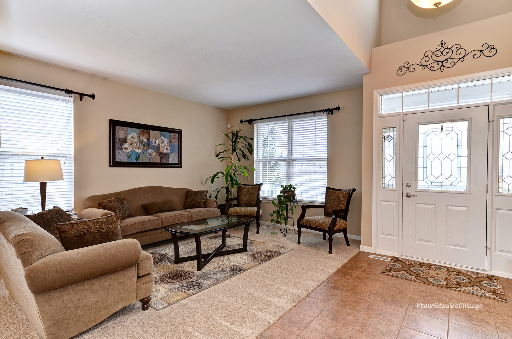3006 Crossfire Trail Elgin, IL 60124 - Photo 4 of 35 a living room with furniture and a window