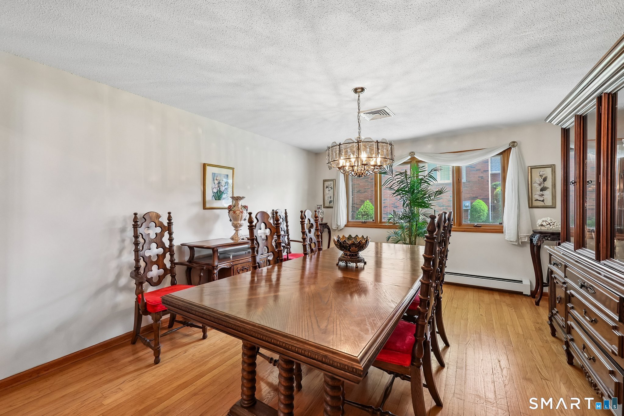 46 Stonegate Drive Wethersfield, CT 06109 - Photo 11 of 36 FORMAL LARGE DINING ROOM