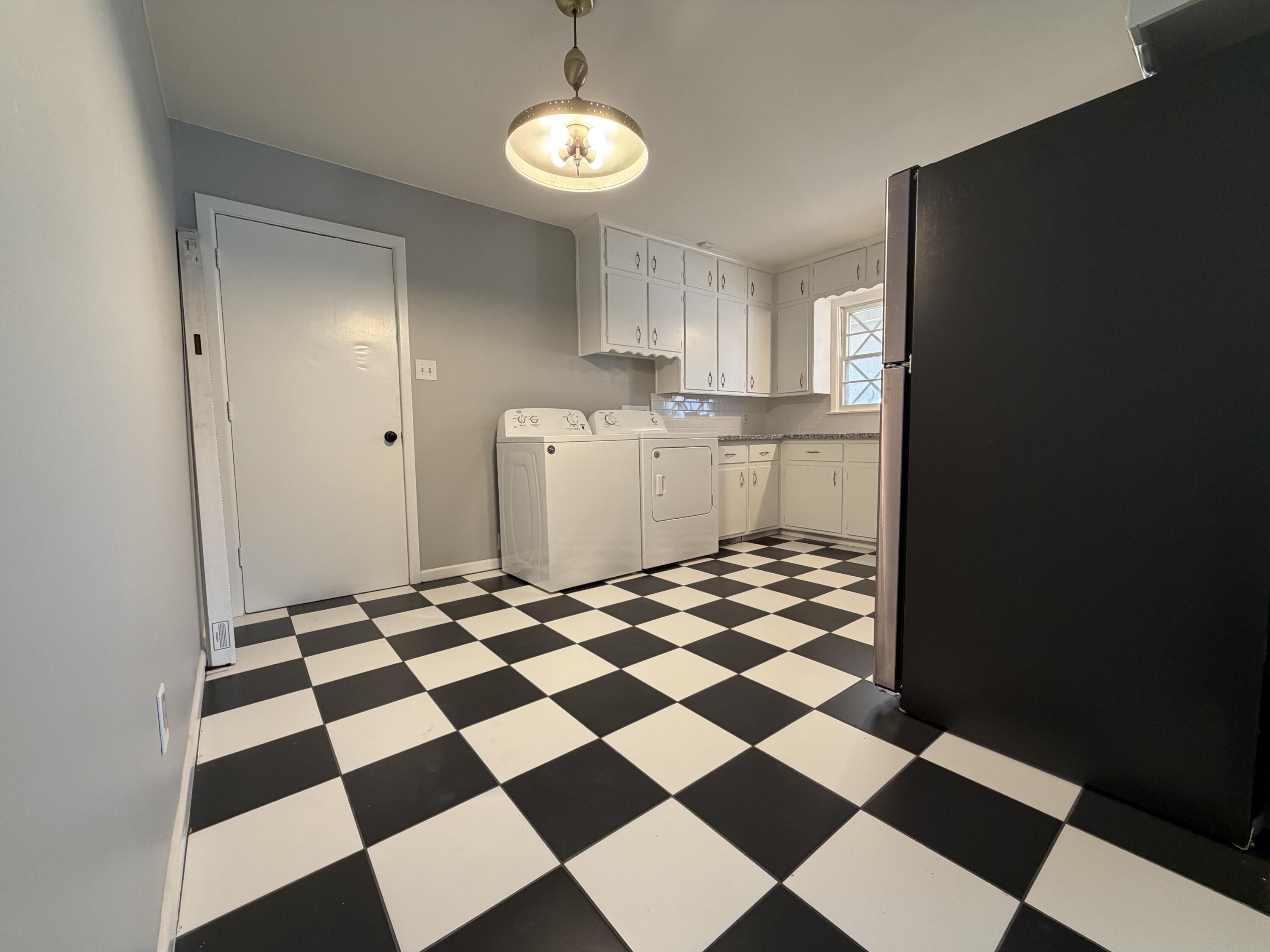 4409 38th Street Lubbock, TX 79414 - Photo 4 of 15 Kitchen