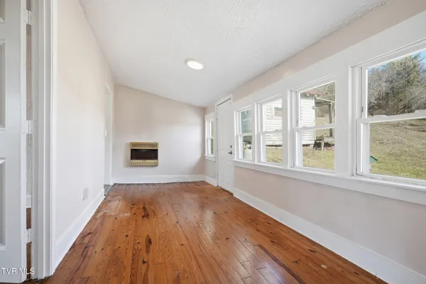 $144,999 | 454 Fincastle Road, Lebanon, VA 24266