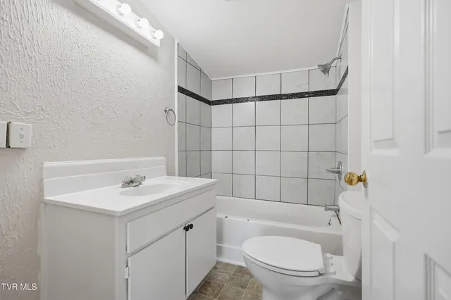 $144,999 | 454 Fincastle Road, Lebanon, VA 24266