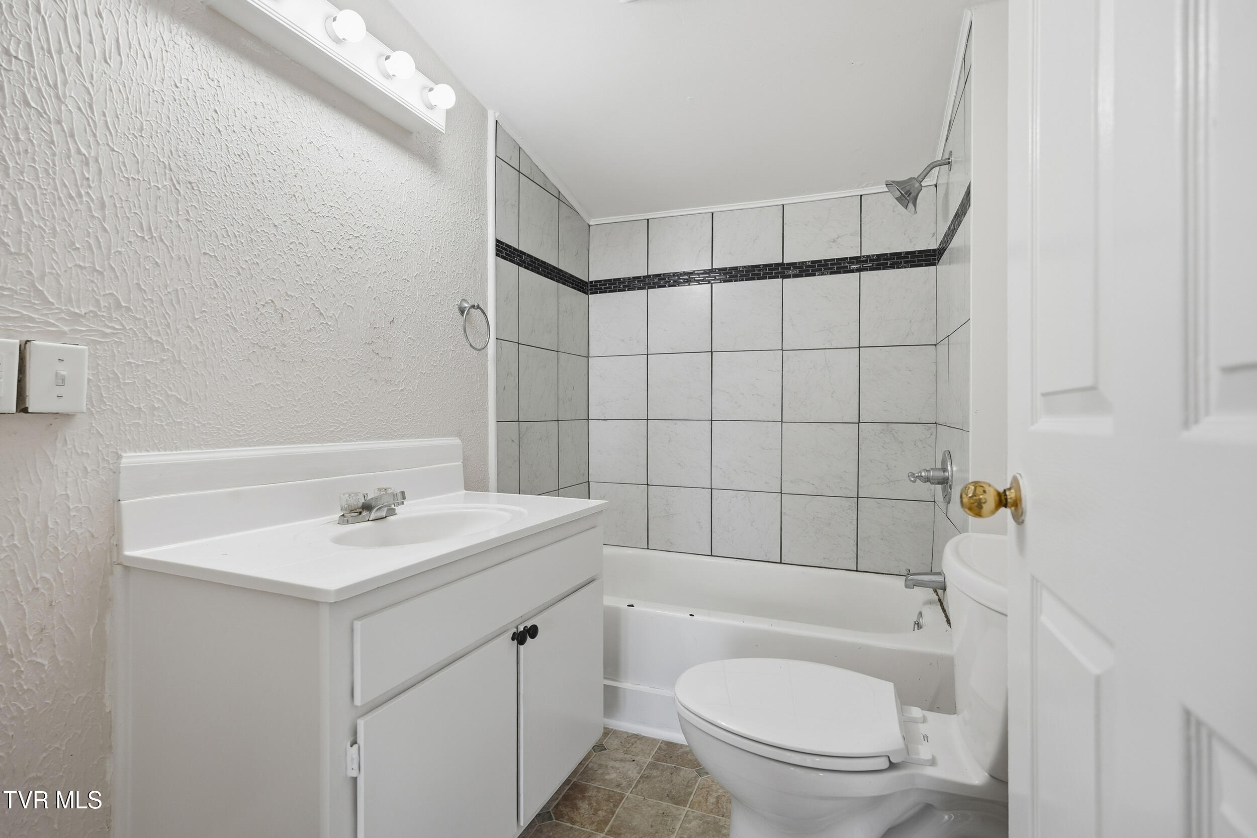 454 Fincastle Road Lebanon, VA 24266 - Photo 16 of 24 18_454 fincastle rd-25