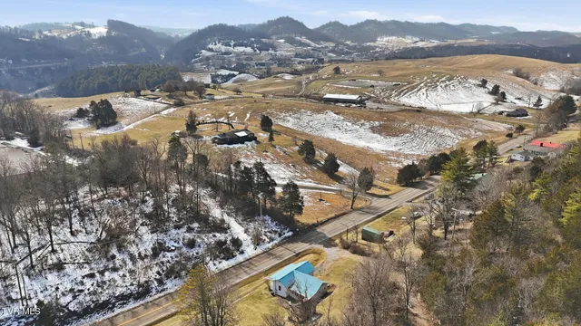 $144,999 | 454 Fincastle Road, Lebanon, VA 24266