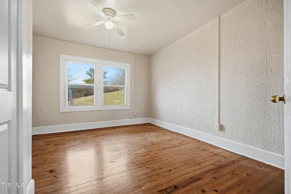 $144,999 | 454 Fincastle Road, Lebanon, VA 24266