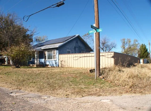 $94,900 | 2411 Bristol Drive, Sweetwater, TX 79556