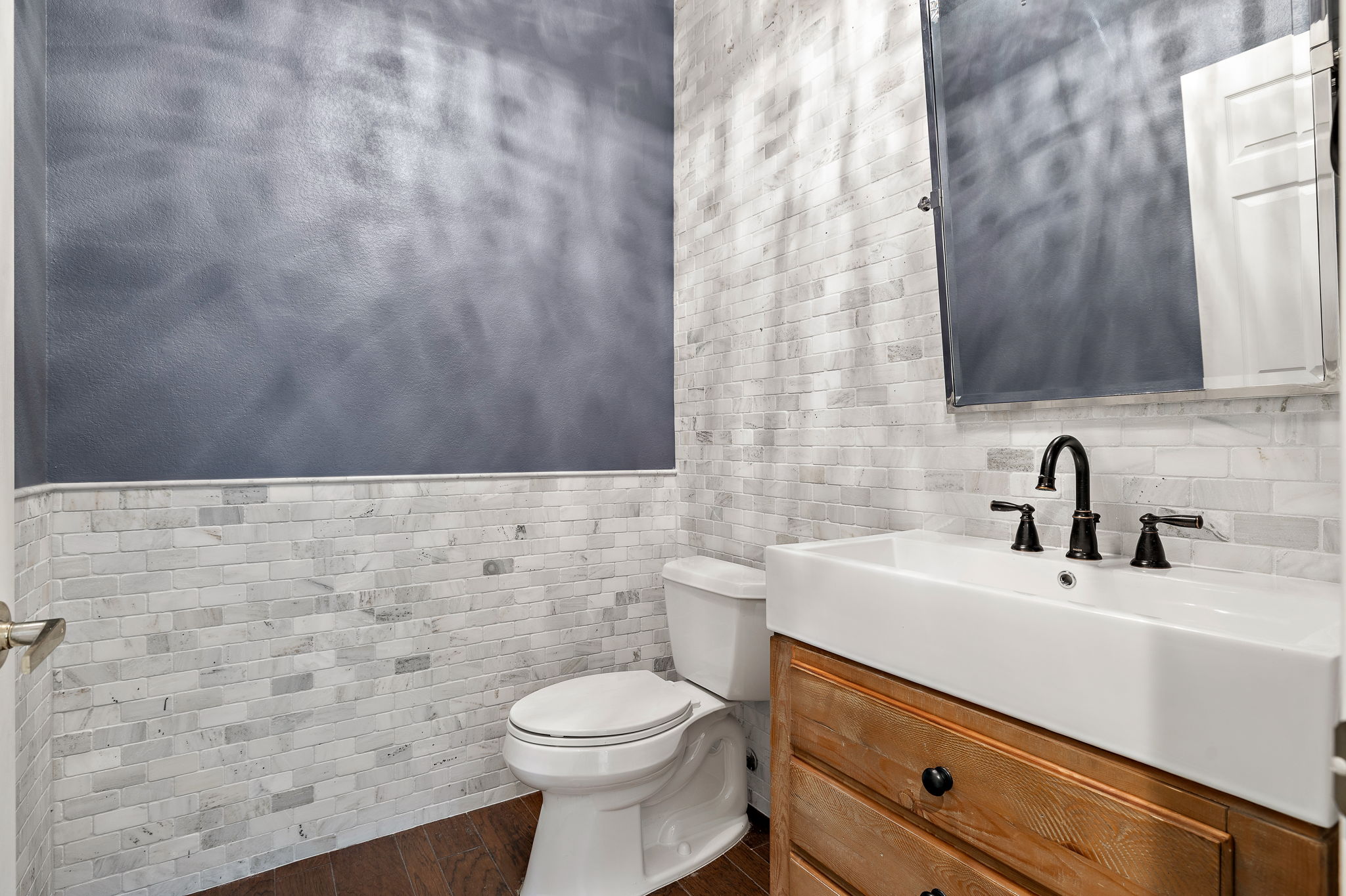 105 Liatris Lane Georgetown, TX 78633 - Photo 7 of 36 1/2 bath or powder room beautifully updated