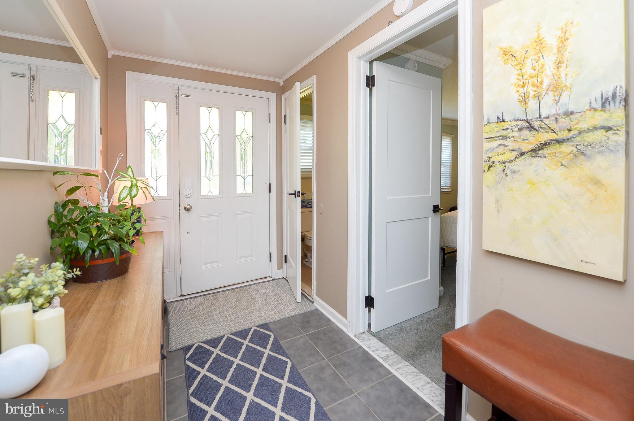 406 Preston Road Cherry Hill, NJ 08034 - Photo 3 of 34 Enter into the foyer