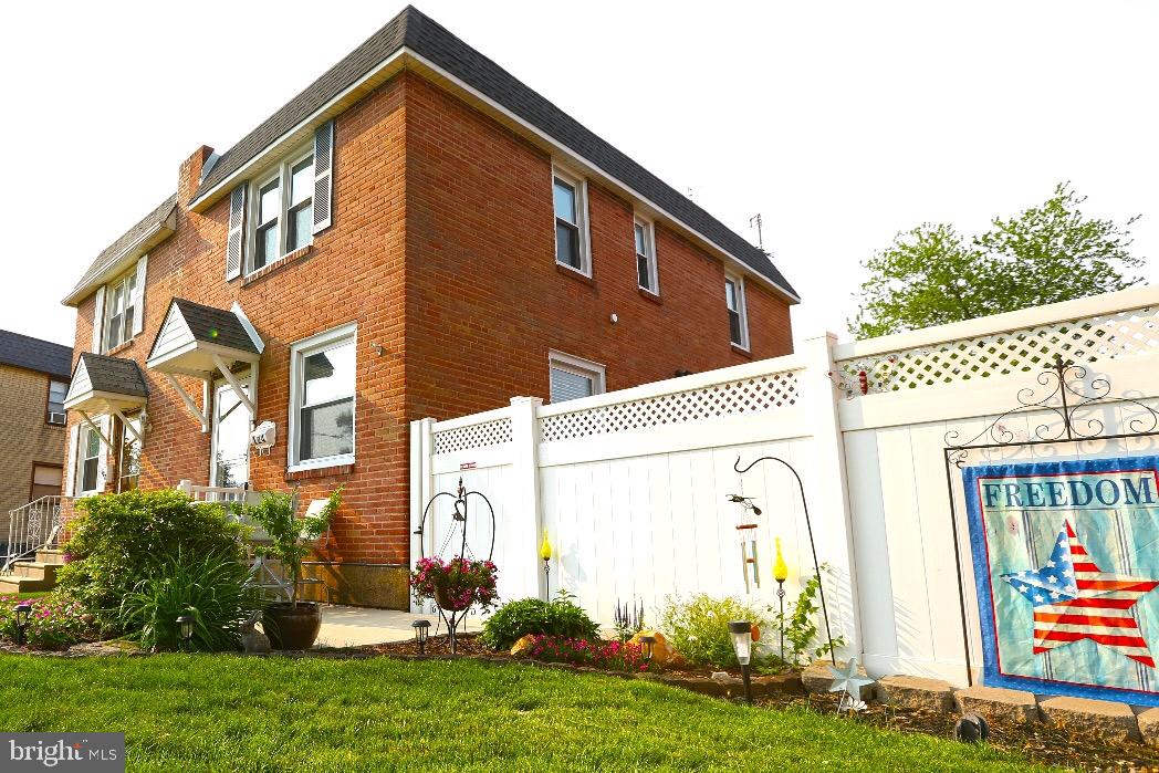 124 Haller Road Ridley Park, PA 19078 - Photo 5 of 40 Exterior Front and fence