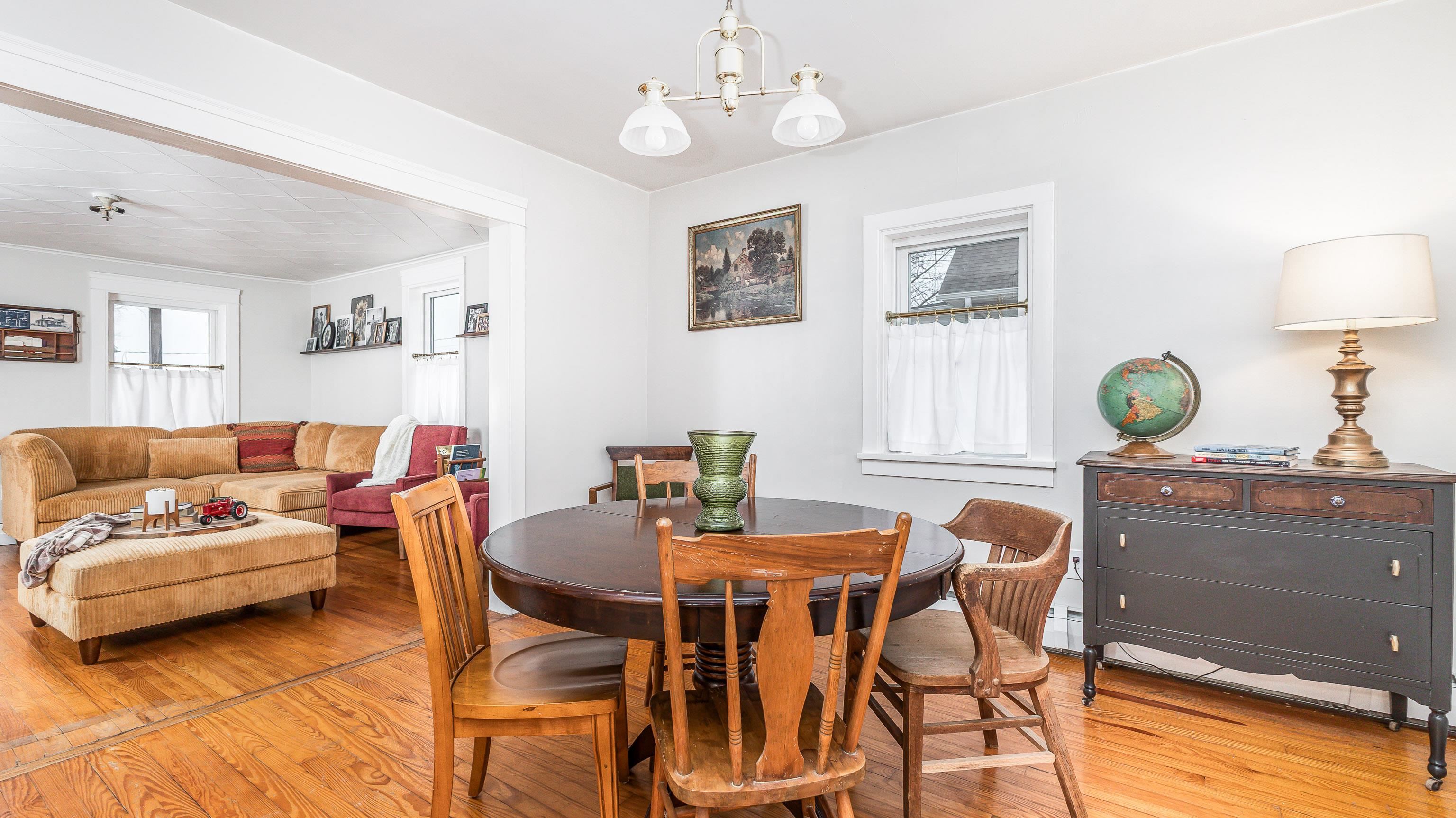 803 Ridge Street Galena, IL 61036 - Photo 11 of 40 a living room with furniture and a table
