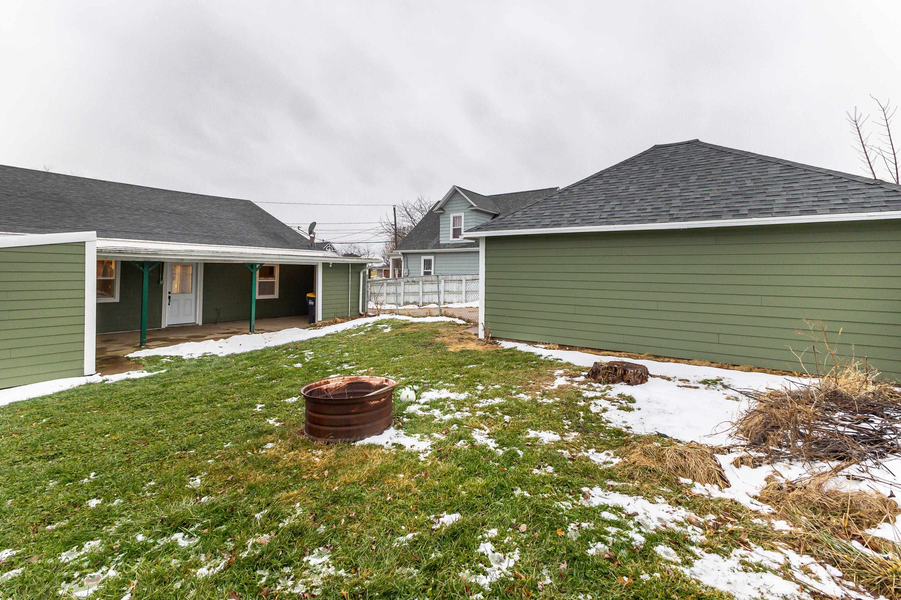 803 Ridge Street Galena, IL 61036 - Photo 38 of 40 a front view of a house with a yard