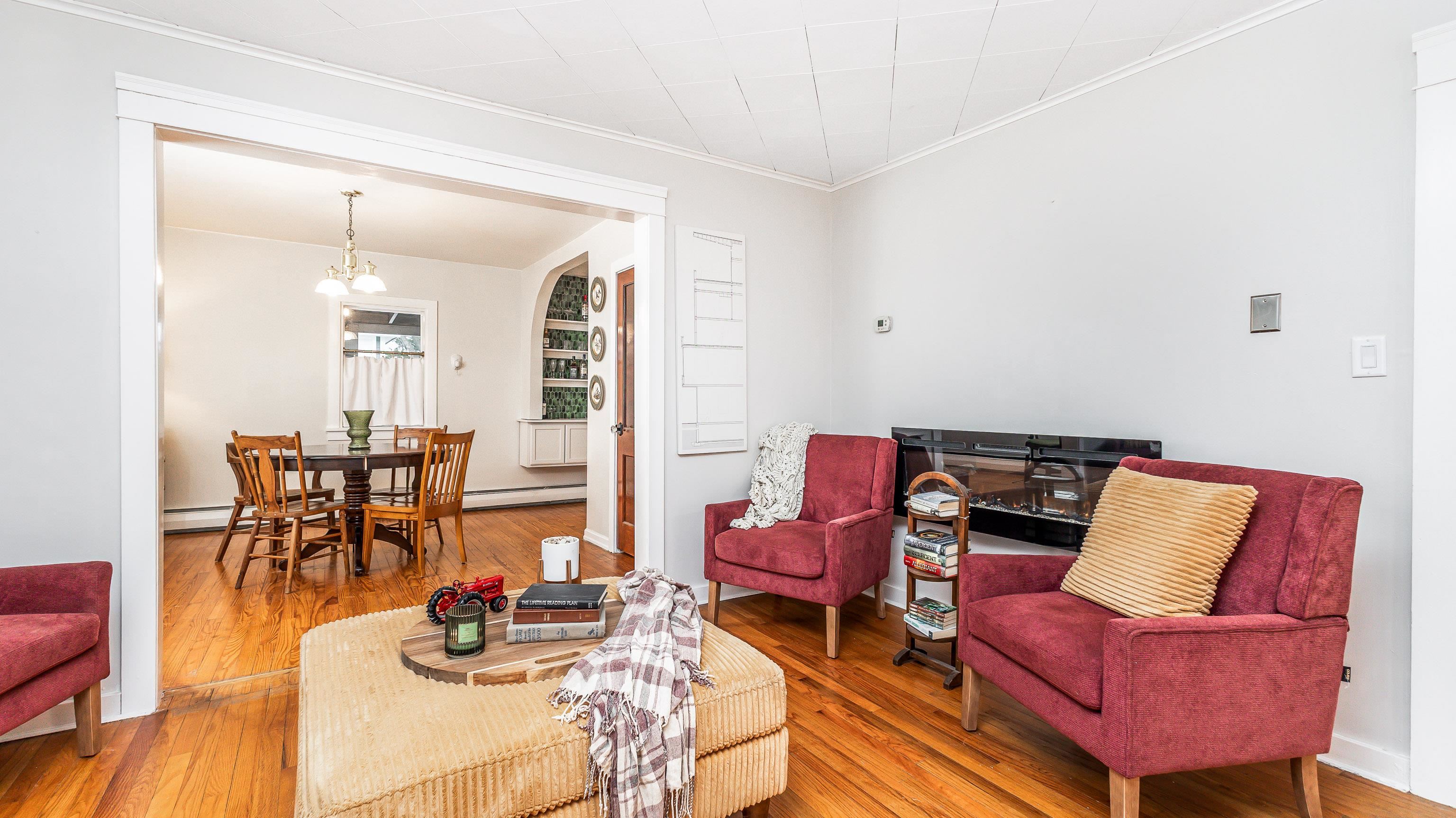 803 Ridge Street Galena, IL 61036 - Photo 6 of 40 a living room with furniture and wooden floor