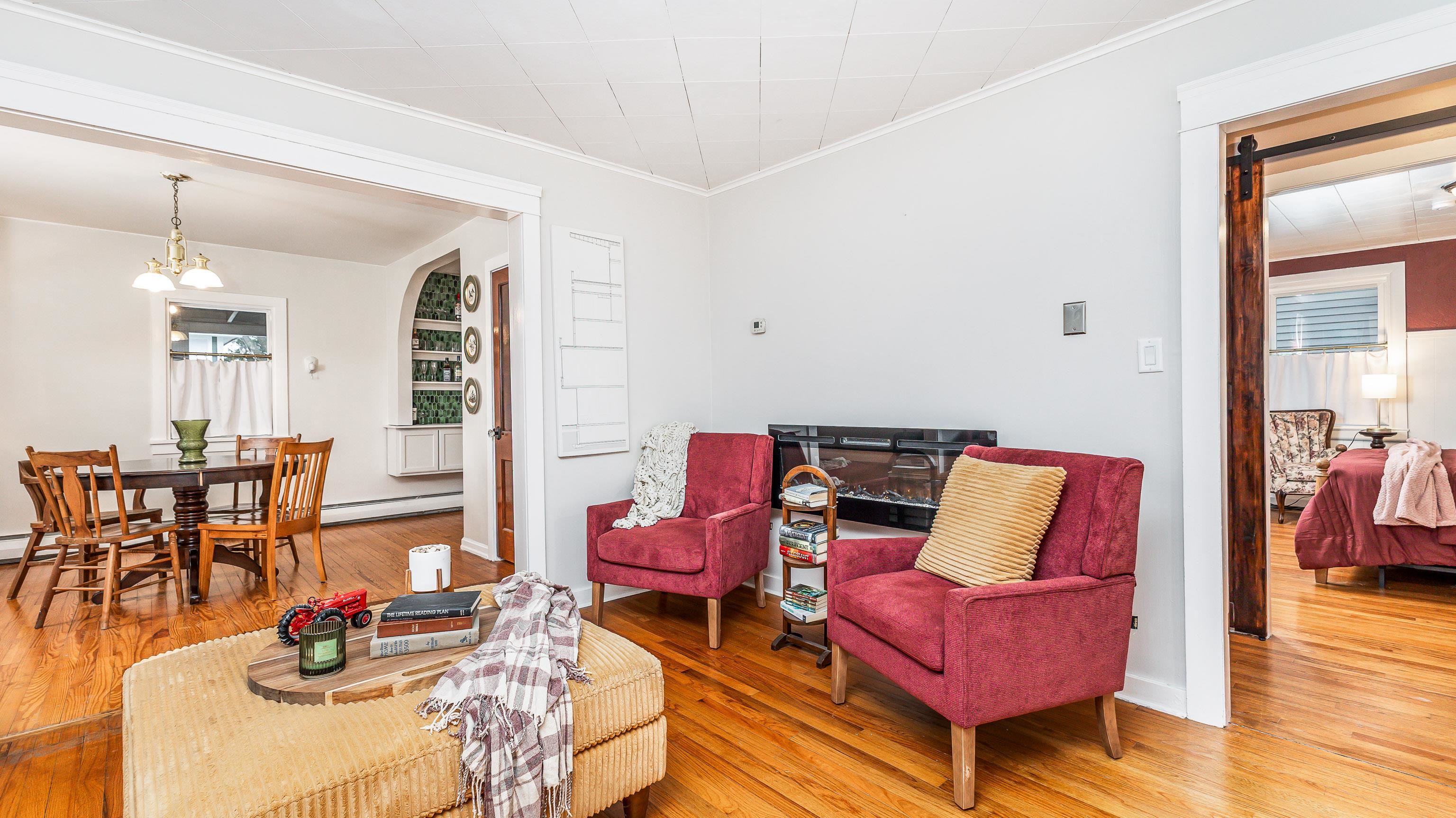 803 Ridge Street Galena, IL 61036 - Photo 7 of 40 a living room with furniture and wooden floor