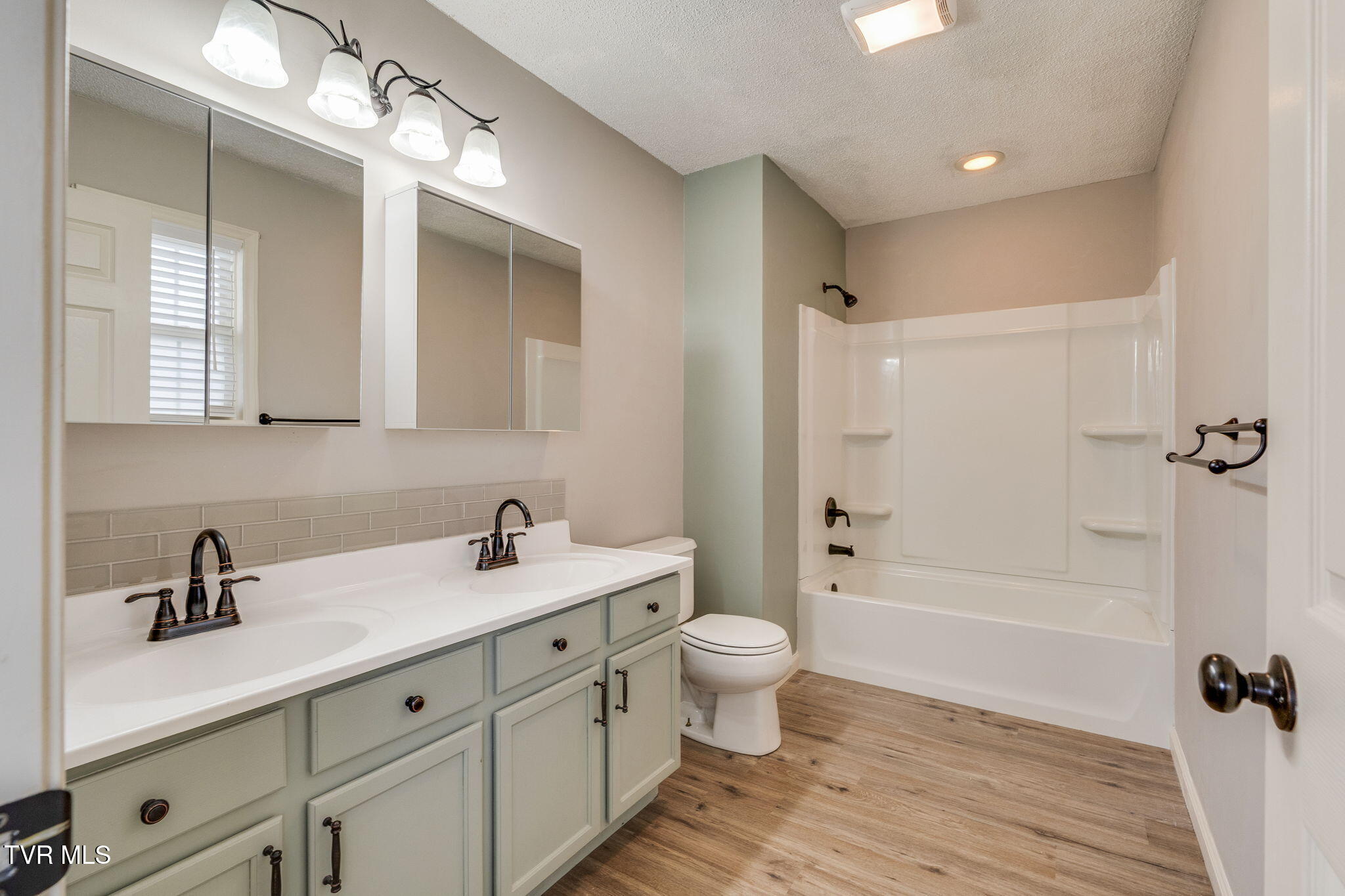 136 Stage Road Jonesborough, TN 37659 - Photo 13 of 47 014