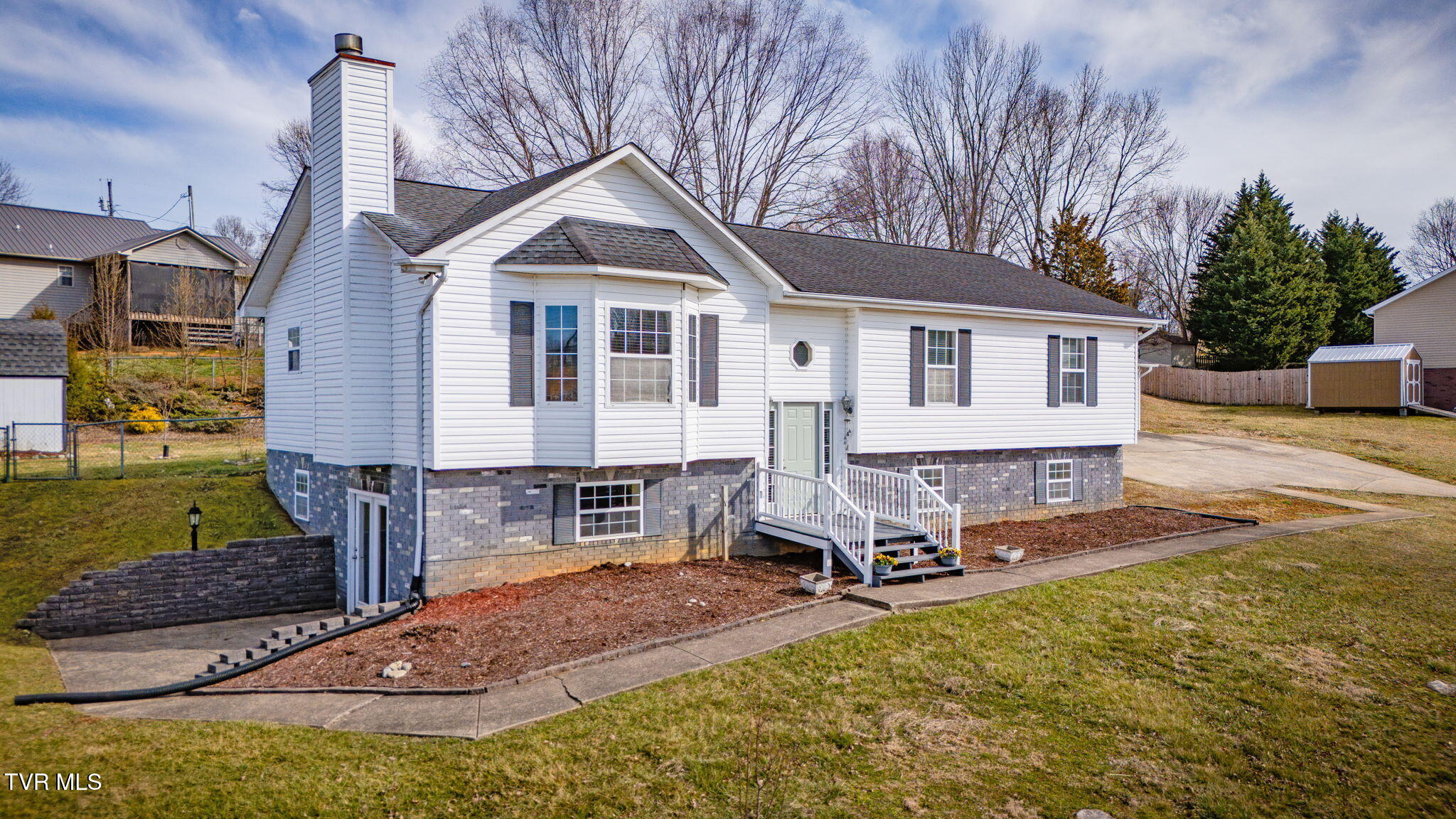 136 Stage Road Jonesborough, TN 37659 - Photo 2 of 47 102