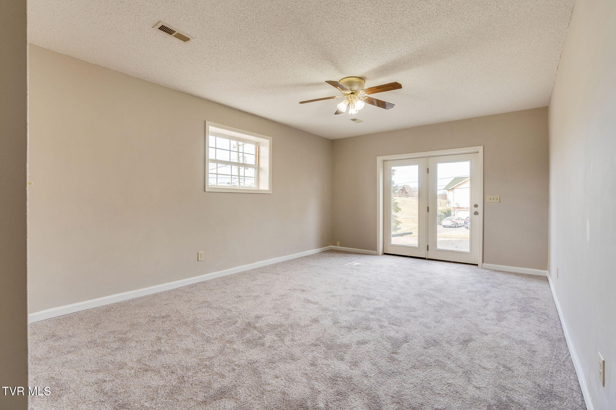 136 Stage Road Jonesborough, TN 37659 - Photo 21 of 47 022