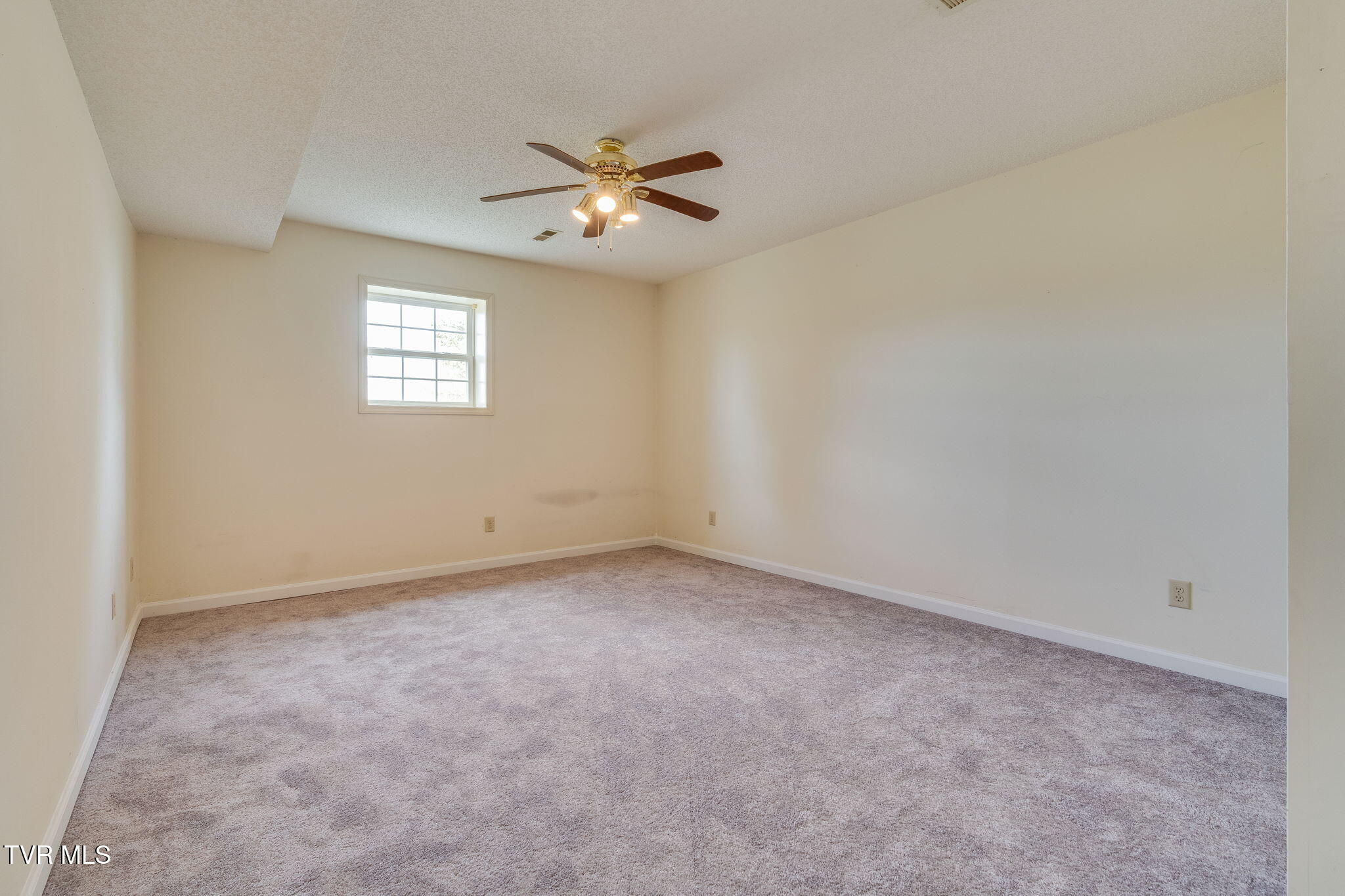 136 Stage Road Jonesborough, TN 37659 - Photo 25 of 47 024