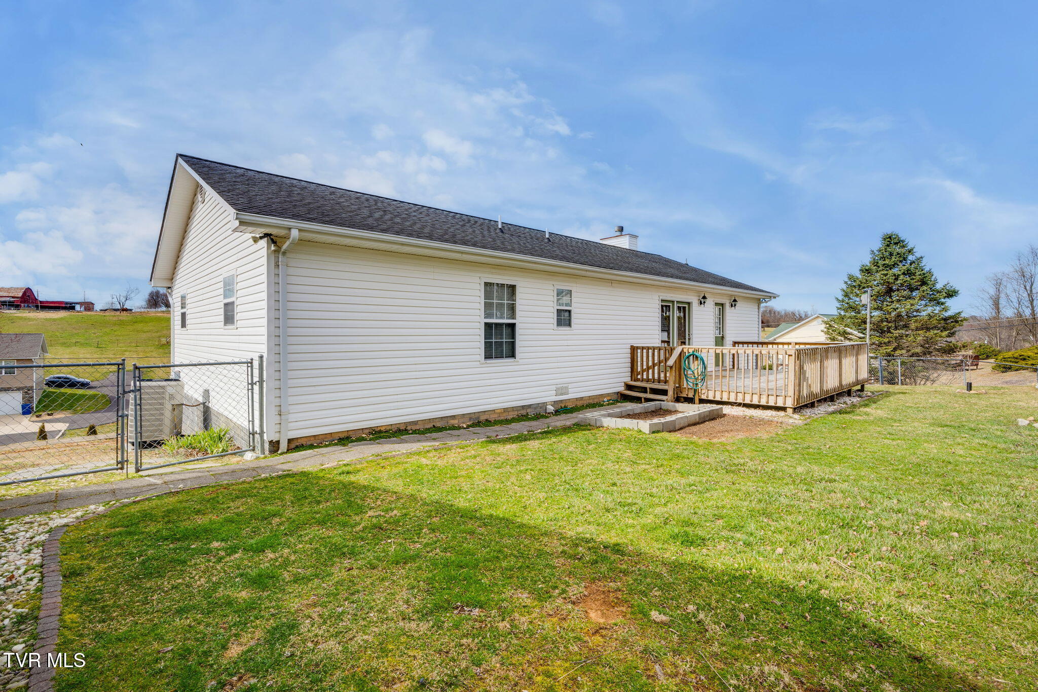 136 Stage Road Jonesborough, TN 37659 - Photo 32 of 47 037