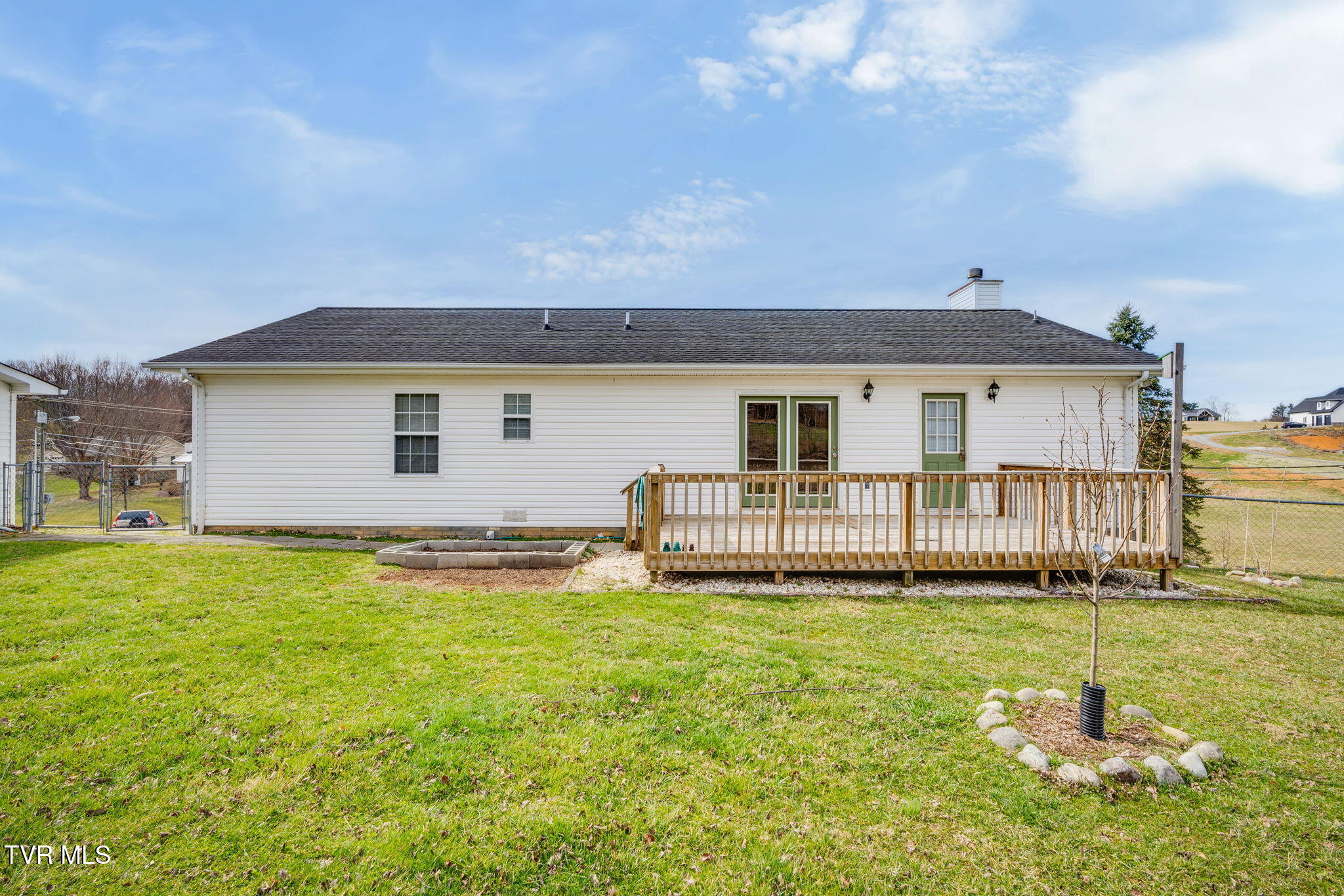 136 Stage Road Jonesborough, TN 37659 - Photo 33 of 47 038