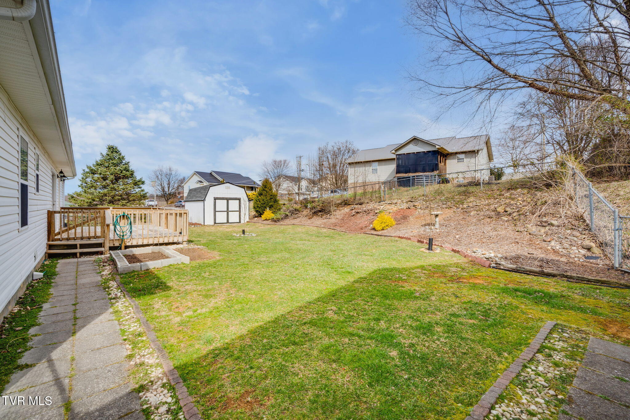 136 Stage Road Jonesborough, TN 37659 - Photo 38 of 47 036