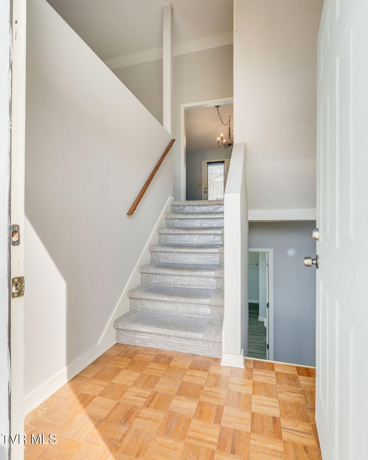 136 Stage Road Jonesborough, TN 37659 - Photo 4 of 47 001