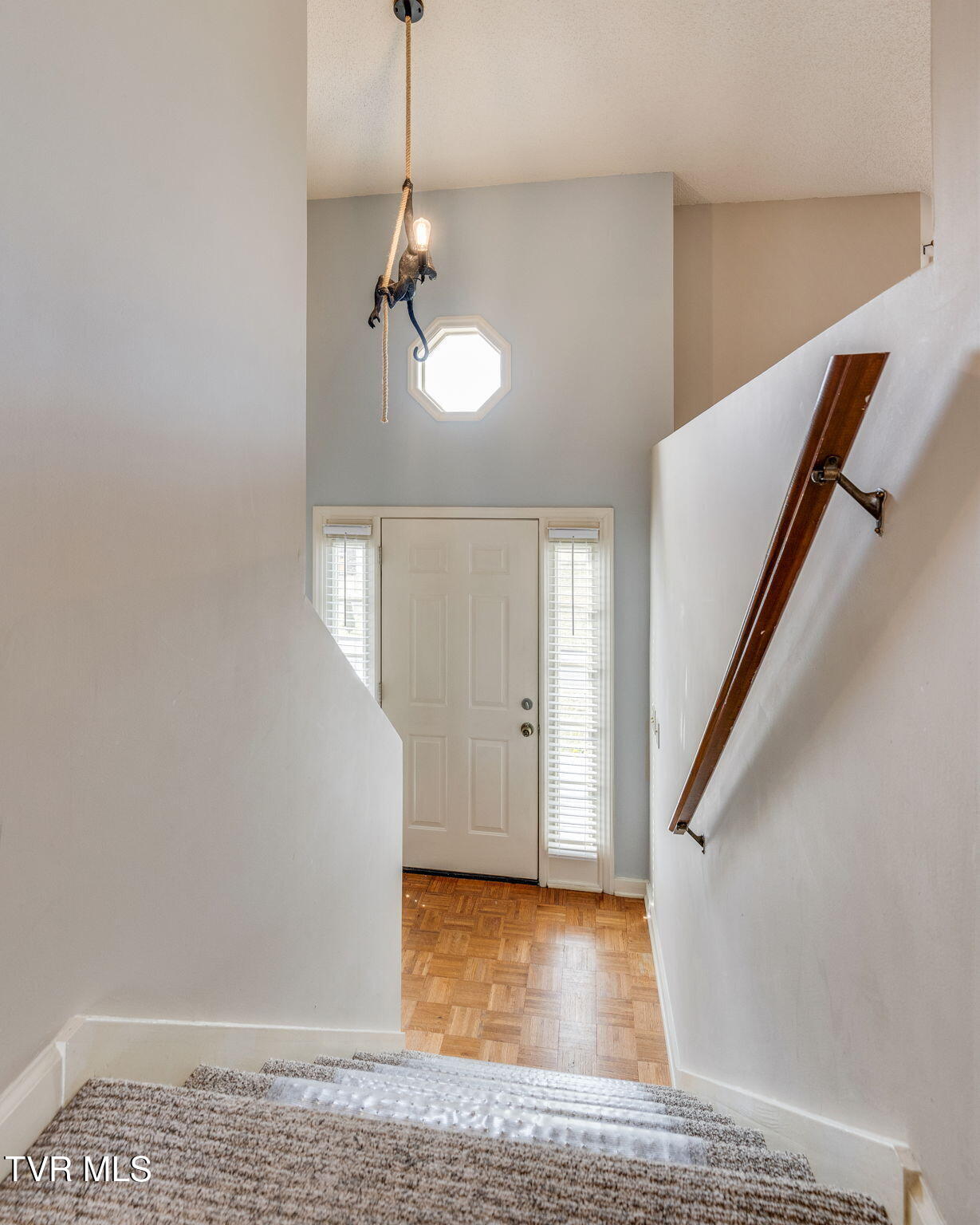 136 Stage Road Jonesborough, TN 37659 - Photo 5 of 47 002