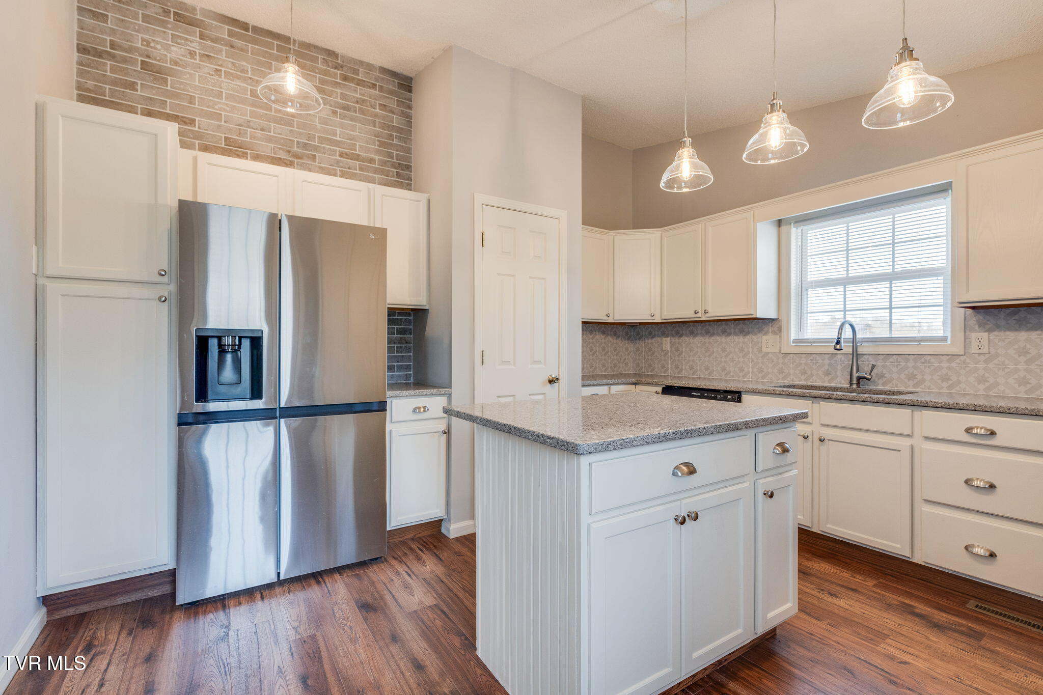 136 Stage Road Jonesborough, TN 37659 - Photo 9 of 47 009