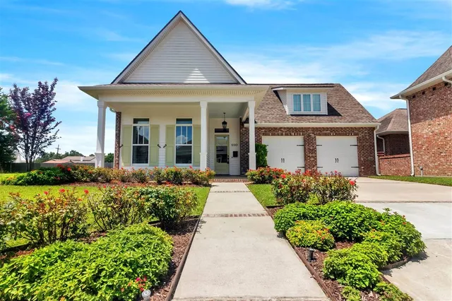 $525,000 | 1220 Five Oaks Drive, Lake Charles, LA 70605