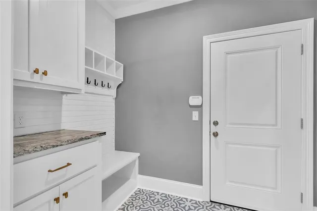 $525,000 | 1220 Five Oaks Drive, Lake Charles, LA 70605