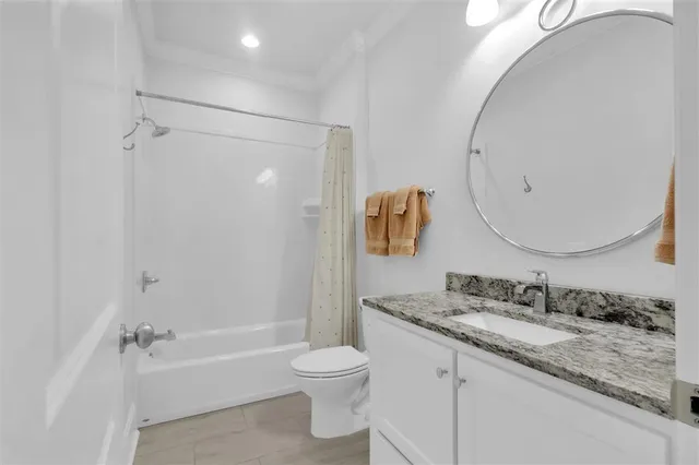 $525,000 | 1220 Five Oaks Drive, Lake Charles, LA 70605